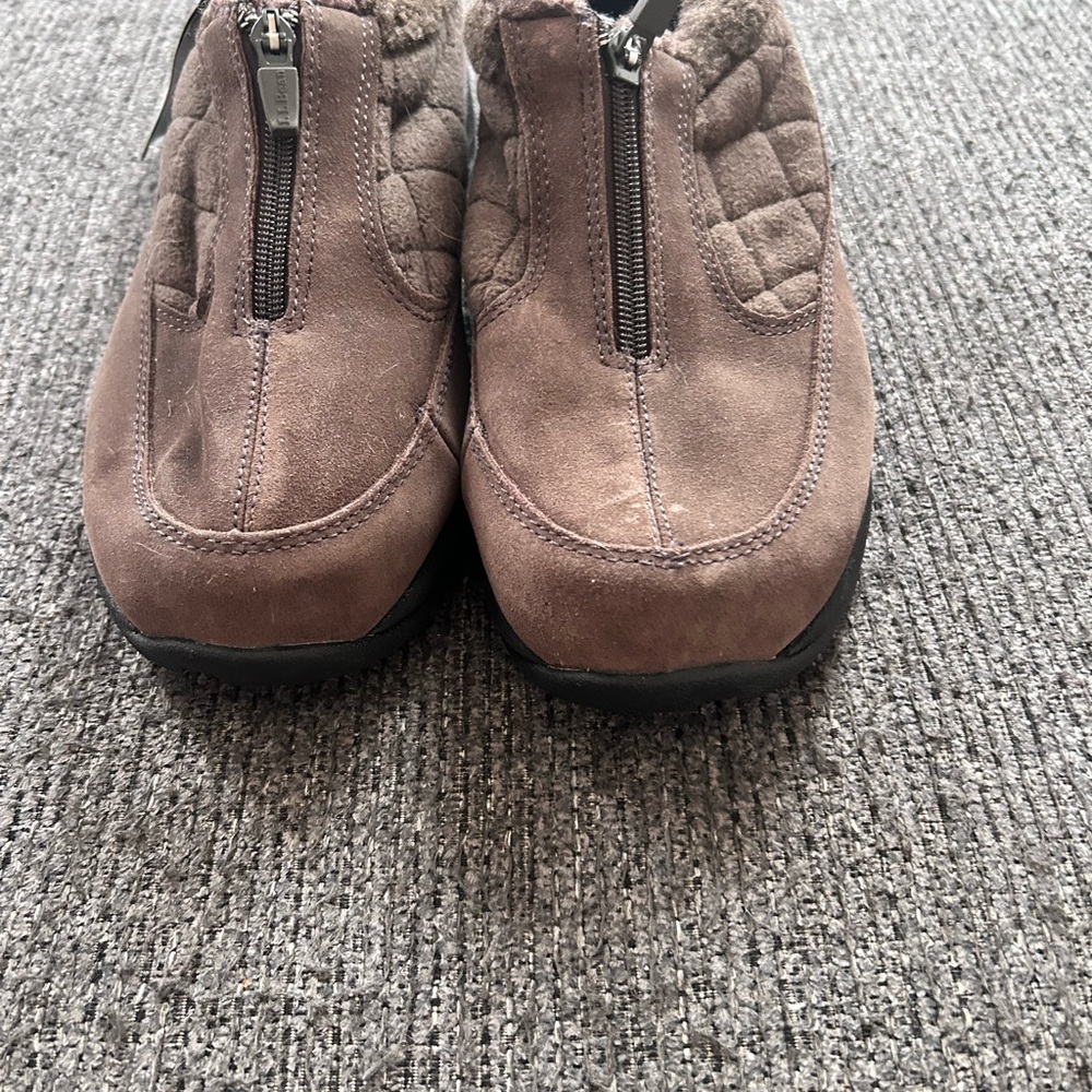 NWT LL Bean Women’s Sz 8.5 wide Primaloft Brown Shoes with zipper - Picture 2 of 7
